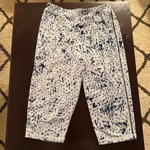 Lululemon Harem/Drop Crotch Cropped Pants. Size 4. Has Pockets!